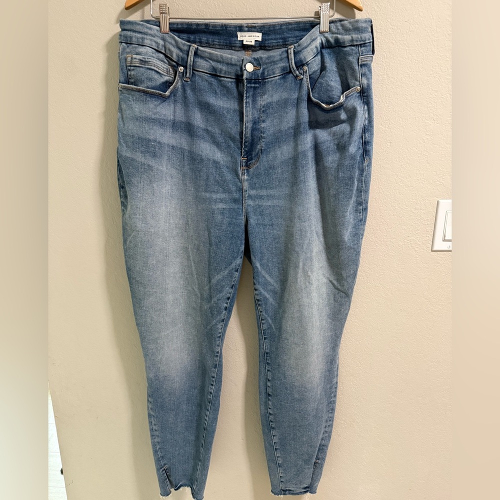 Good American High Rise Skinny Jeans Light Wash Size 20-26